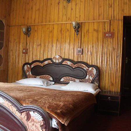 Butterfly Hotel Srīnagar Eksteriør billede